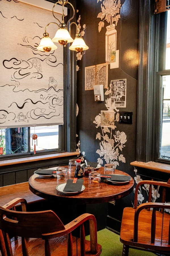 A set corner table at Bareo in daylight